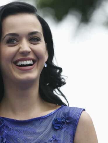 Plėšrūnė: naujausioje dainoje Katy Perry riaumoja kaip liūtas (IŠGIRSK)