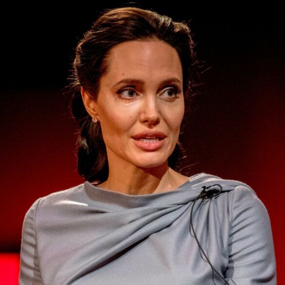 Po nervinio išsekimo Angelina Jolie suspindo kitomis spalvomis (FOTO)