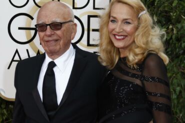 Po šešerių santuokos metų santuokos žiniasklaidos magnatas Rupert Murdoch išsiskyrė su buvusiu modeliu Jerry Hall
