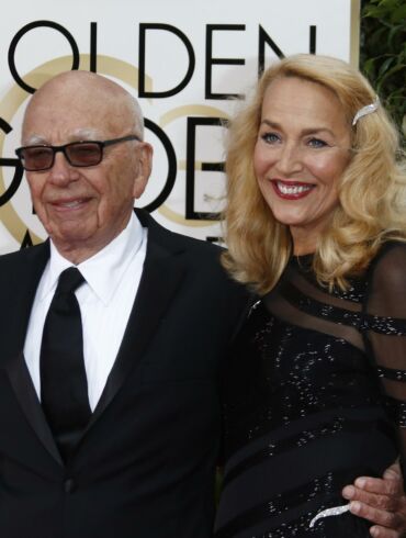 Po šešerių santuokos metų santuokos žiniasklaidos magnatas Rupert Murdoch išsiskyrė su buvusiu modeliu Jerry Hall