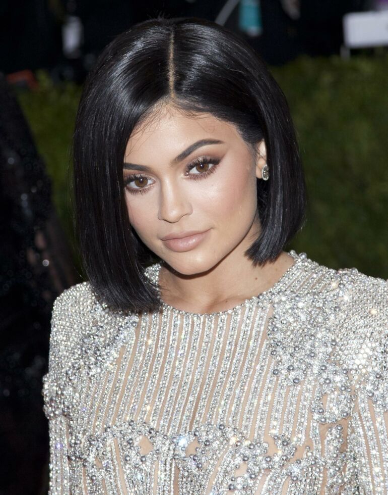 Pratimai užpakaliukui: juos rekomenduoja Kylie Jenner (FOTO)