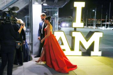 Princas Harry ir Meghan Markle pasirodė ištaigingame renginyje: visų akys krypo į Meghan (FOTO)