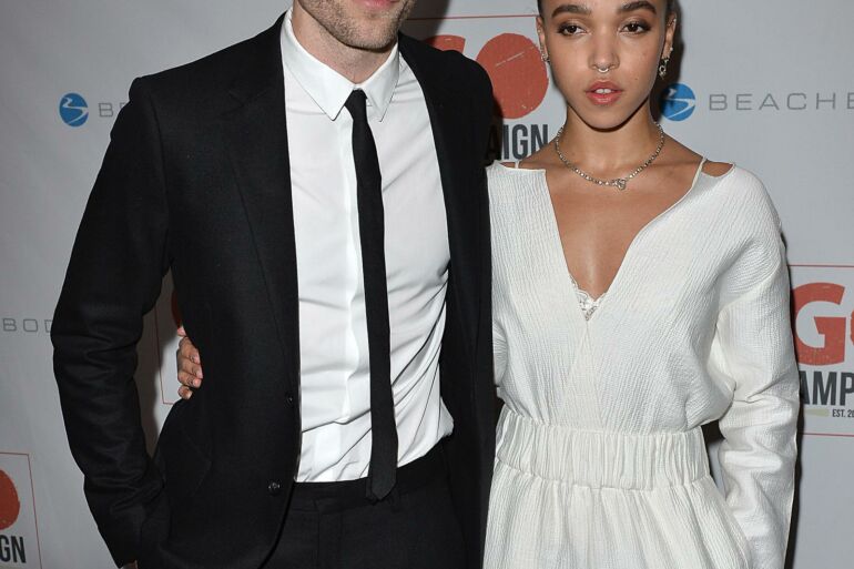 R. Pattinson mylimoji FKA twigs tapo naujojo „Viktor&Rolf Good Fortune“ aromato veidas