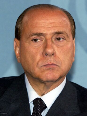 S. Berlusconis lieka reanimacijoje