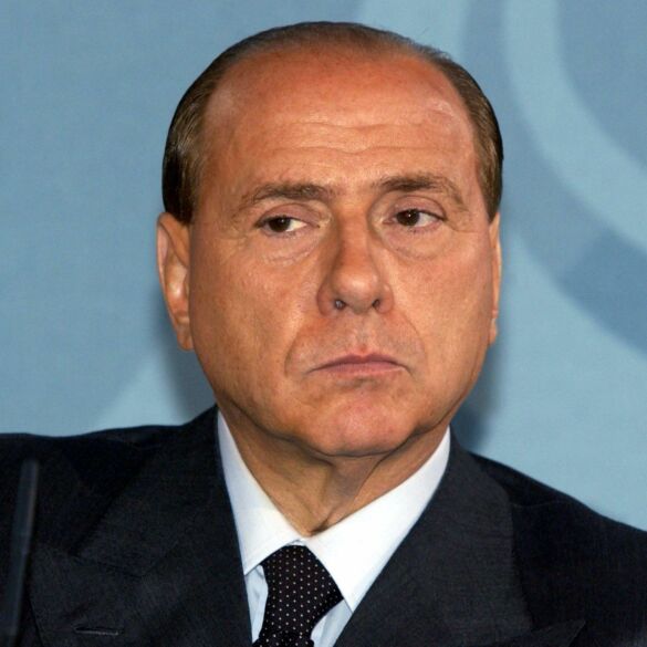 S. Berlusconis lieka reanimacijoje