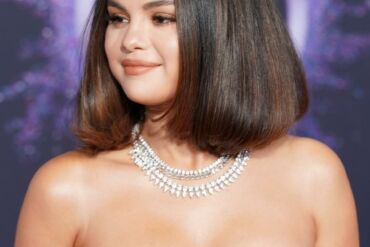 Selena Gomez papuošė Singapūro „Vogue“ viršelį: taip egzotiškai atrodančios jos dar nematėte (FOTO)