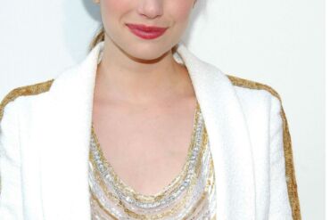 Smurtas: aktorė Emma Roberts sumušė ir apkandžiojo savo vaikiną