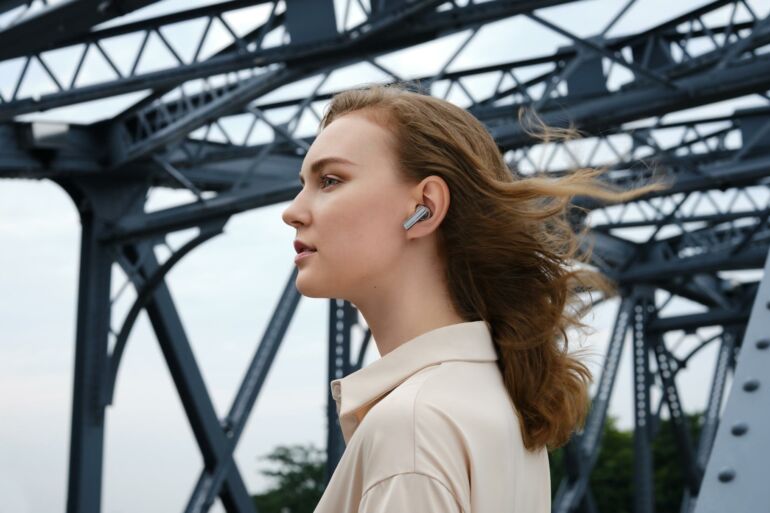 Stilingas ir funkcionalus aksesuaras: ausinių „Huawei FreeBuds Pro“ apžvalga