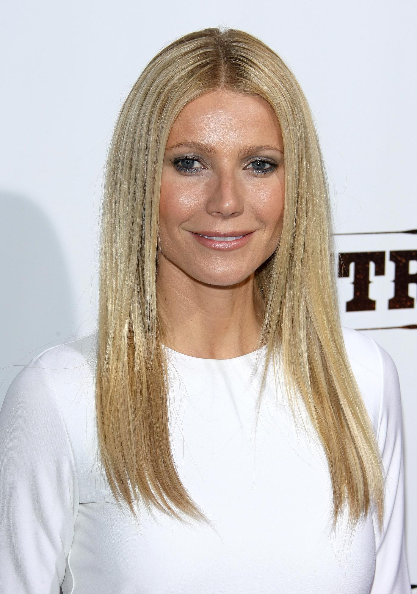 Susistabdžiusi laiką: 50 gimtadienį atšventusi aktorė Gwyneth Paltrow sudalyvavo pikantiškoje fotosesijoje