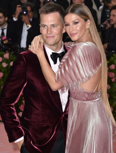 Tai iš tiesų vyksta: supermodelis Gisele Bündchen ir amerikietiško futbolo žvaigždė Tom Brady pranešė apie skyrybas