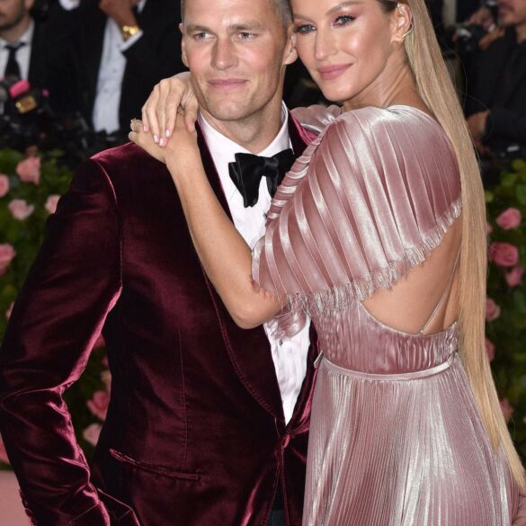 Tai iš tiesų vyksta: supermodelis Gisele Bündchen ir amerikietiško futbolo žvaigždė Tom Brady pranešė apie skyrybas