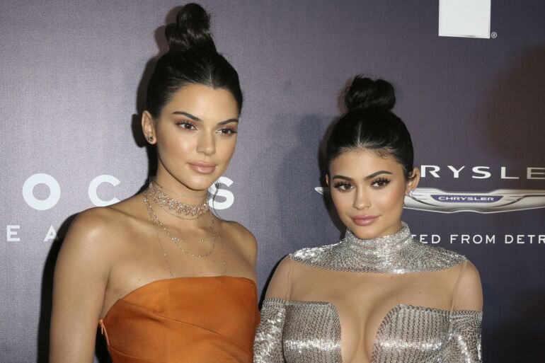 Talentu seserys Jenner nesišvaisto: nauja "Kendall + Kylie" kolekcija ir nauji kopijavimai