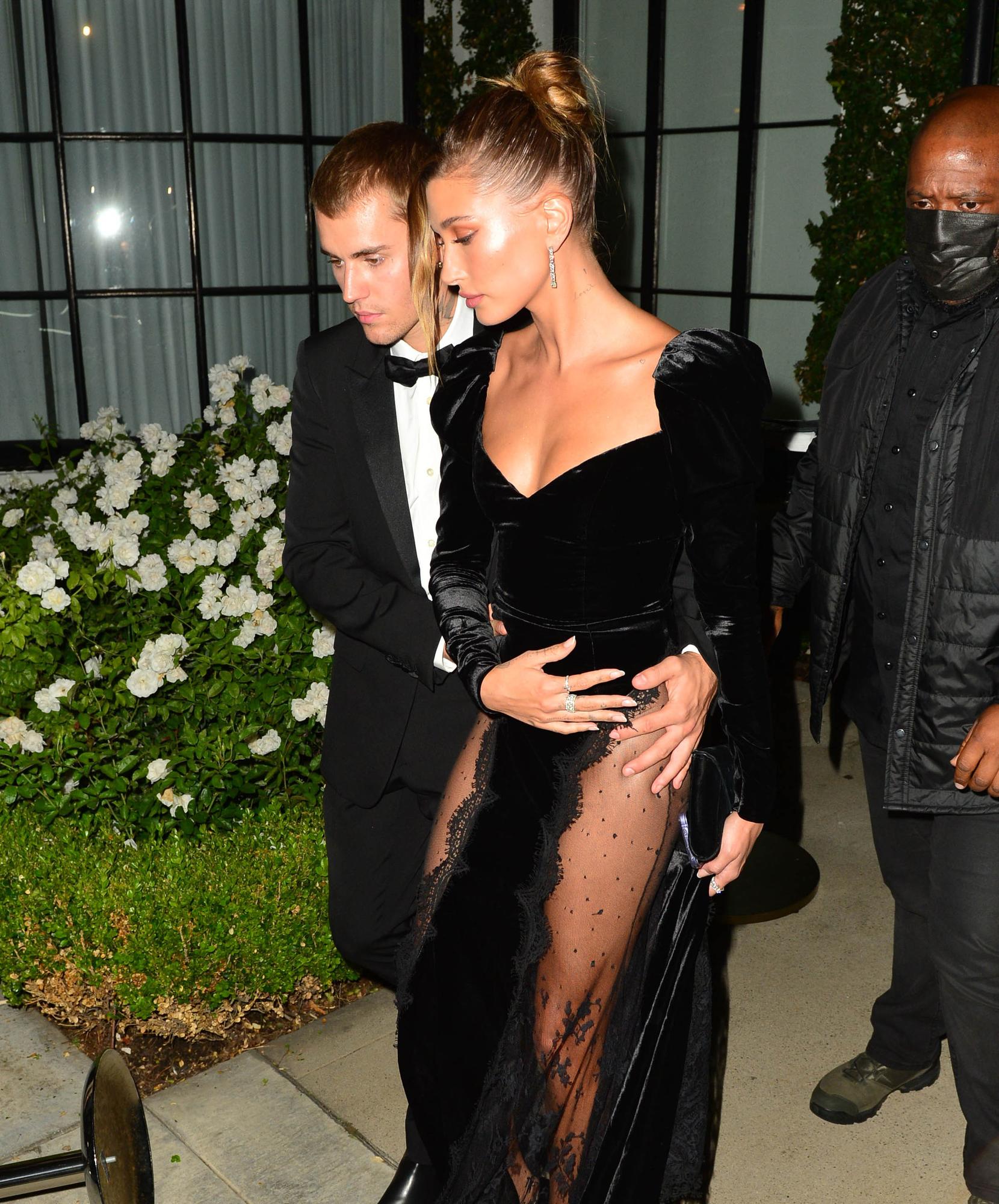 Tobula pora? Atlikėjas Justinas Bieberis su žmona Hailey Bieber suspindo elegancija alsuojančiame renginyje (FOTO)