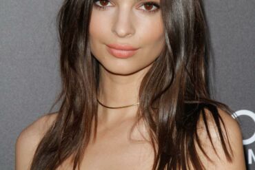 Tobulos figūros paslaptis pagal Emily Ratajkowski: yra 2 sporto pratimai (FOTO)