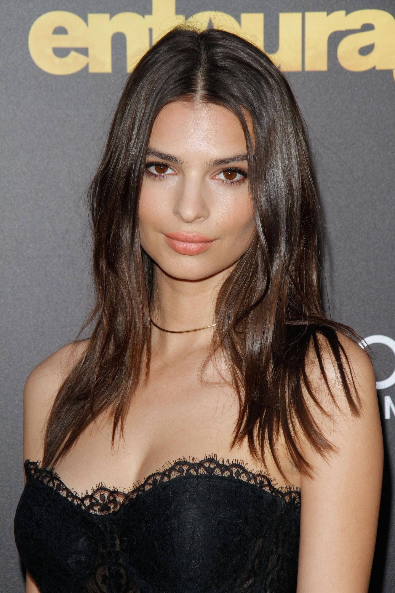 Tobulos figūros paslaptis pagal Emily Ratajkowski: yra 2 sporto pratimai (FOTO)