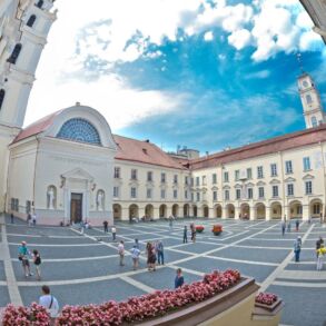 Vilniaus universitetas vienintelis Lietuvoje stiprina pozicijas pasaulio universitetų reitinge