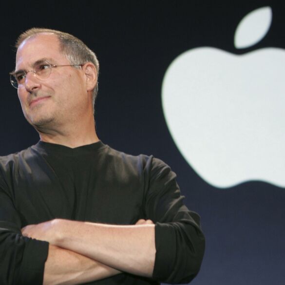 Vilniuje galima apžiūrėti "Apple" įkūrėjo Steve Jobs batus! (PAMATYK)