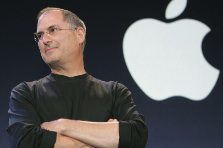 Vilniuje galima apžiūrėti "Apple" įkūrėjo Steve Jobs batus! (PAMATYK)