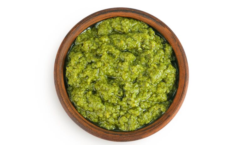 pesto padažas iš dilgėlių
