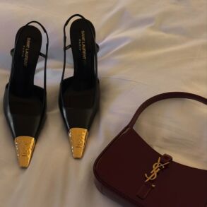 yves saint laurent bateliai