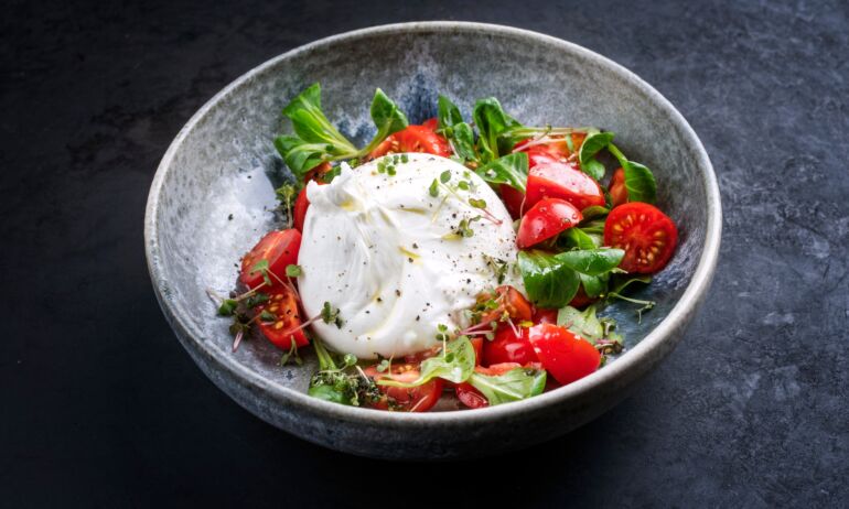 Burrata salotos