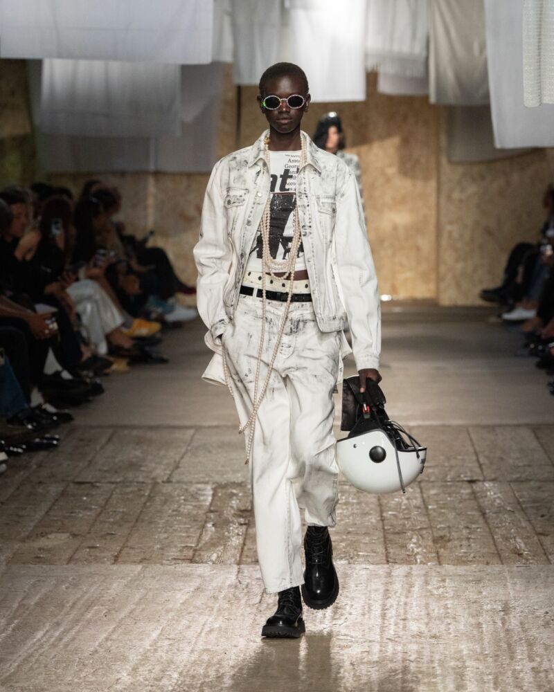 Moschino modelis