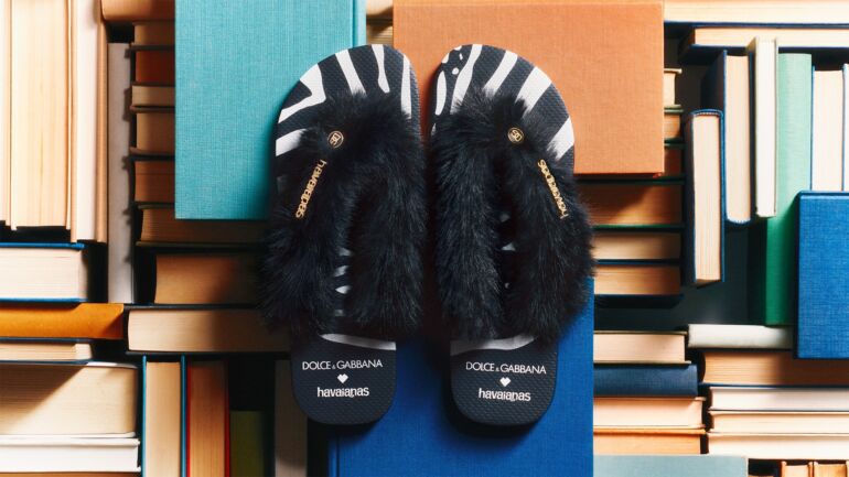 „Dolce&Gabbana“ ir „Havaianas“ paplūdimio šlepetės