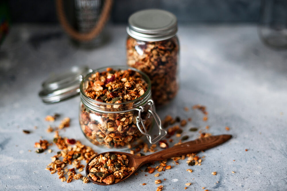 Granola / Shutterstock