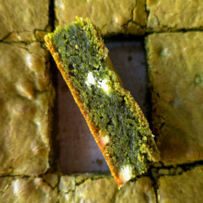 Matcha brauniai