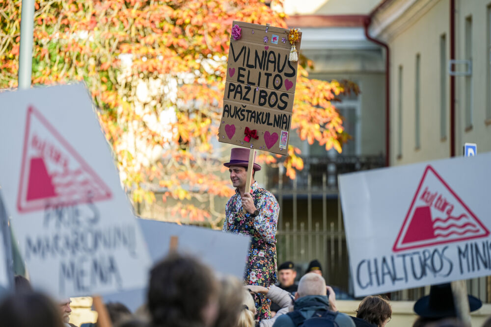 Šimtai kultūrininkų protestuoja prieš naująjį ministrą