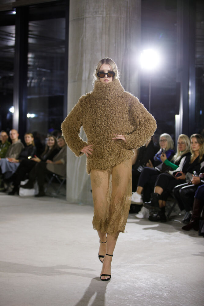 nora isle modelis