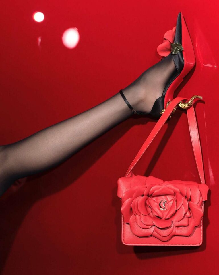 christian louboutin aukštakulniai ir rankinė