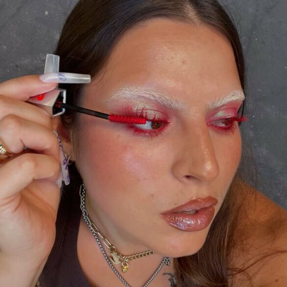 raudonas blakstienų tušas