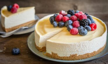 nekeptas sūrio tortas / Shutterstock