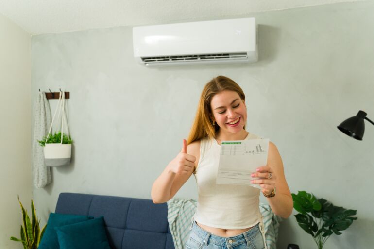 Sąskaita už elektrą / Shutterstock